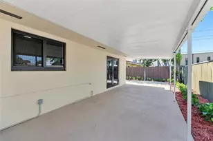 617 NE 38th St, Oakland Park, FL 33334 - Photo 35