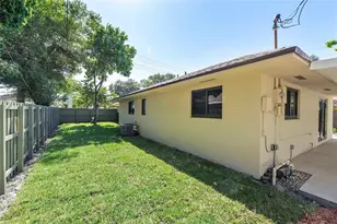 617 NE 38th St, Oakland Park, FL 33334 - Photo 37