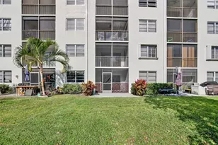 2230 N Cypress Bend Dr, Pompano Beach, FL 33069 - Photo 41