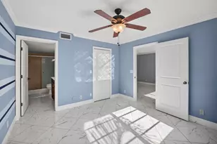 2230 N Cypress Bend Dr, Pompano Beach, FL 33069 - Photo 21