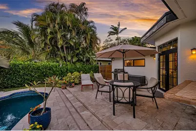 1722 NE 27th Dr, Wilton Manors, FL 33334 - Photo 23