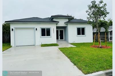 2827 NW 7th Ct - Photo 1