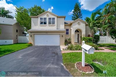 10931 SW 10th Pl, Davie, FL 33324 - Photo 1