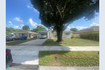 2323 NW 27th St - Photo 1