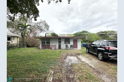 2313 NW 20th St - Photo 1