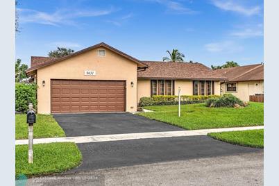 8631 NW 48th St, Lauderhill, FL 33351 - Photo 1