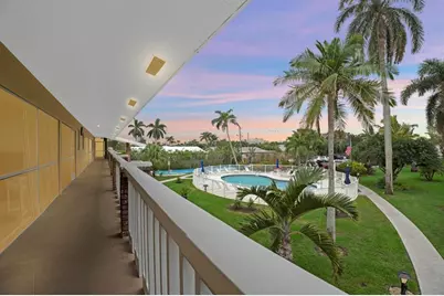 2541 NE 11th St, Unit #212, Pompano Beach, FL 33062 - Photo 1