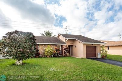 8520 NW 44th Ct - Photo 1