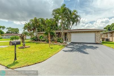 1270 NW 47th St - Photo 1