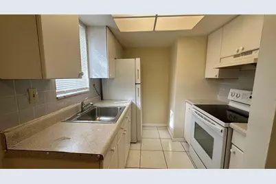 1324  Holly Heights Dr, Unit #3, Fort Lauderdale, FL 33304 - Photo 1