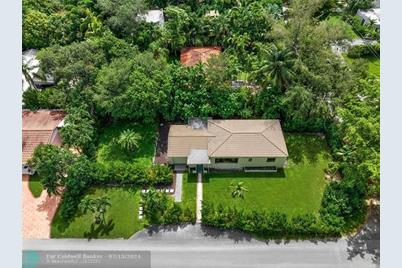 11705 NE 7th Ave, Biscayne Park, FL 33161 - Photo 1