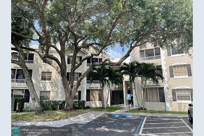 2850 N Oakland Forest Dr, Unit #210, Oakland Park, FL 33309 - Photo 1