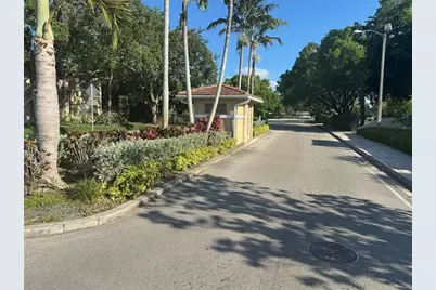 10137  Twin Lakes Dr, Unit #10137, Coral Springs, FL 33065 - Photo 1