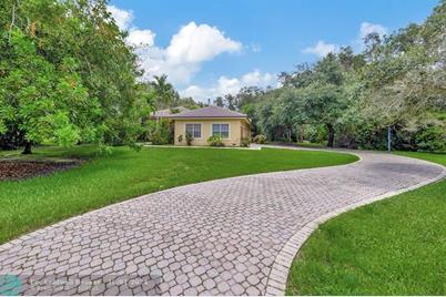 800 NW 121st Ave, Plantation, FL 33325 - Photo 1