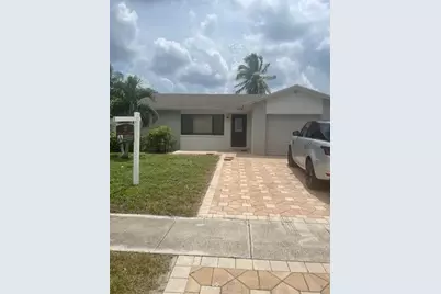 372 NW 19th Ct, Pompano Beach, FL 33060 - Photo 1