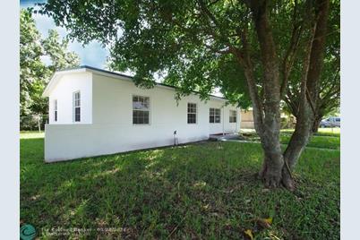 3320 NW 8th St, Lauderhill, FL 33311 - Photo 1