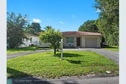 810 NE 119th St, Biscayne Park, FL 33161 - Photo 1