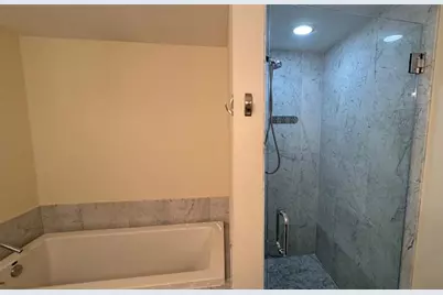 253 NE 2nd Street, Unit #3208, Miami, FL 33132 - Photo 1