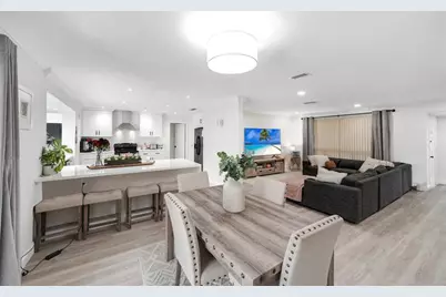 10484 NW 3rd St, Plantation, FL 33324 - Photo 1