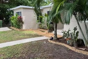 1865 NE 124th St, North Miami, FL 33181 - Photo 1