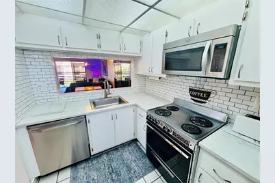 10130  Sunrise Lakes Blvd, Unit #301, Sunrise, FL 33322 - Photo 1