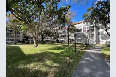 2650 NW 49th Ave, Unit #424, Lauderdale Lakes, FL 33313 - Photo 1