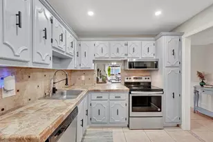 2960 Riverside Dr, Coral Springs, FL 33065 - Photo 1