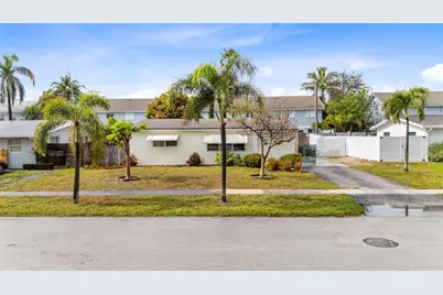 313 SE 3rd Ter, Deerfield Beach, FL 33441 - Photo 1