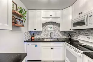 39 Islewood B, Deerfield Beach, FL 33442 - Photo 1