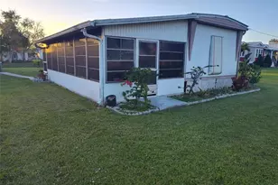 1148 Bay Dr, Moore Haven, FL 33471 - Photo 1