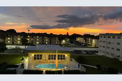 810 SE 7th St, Unit #303, Deerfield Beach, FL 33441 - Photo 1