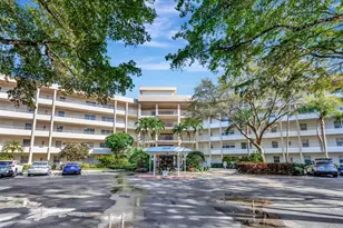 3800 Oaks Clubhouse Dr, Pompano Beach, FL 33069 - Photo 1