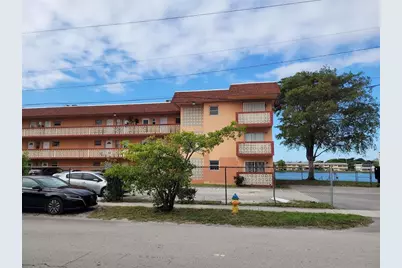 18900 NE 3rd Ct, Unit #521, Miami, FL 33179 - Photo 1