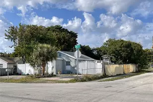 109 NW Eller St, Deerfield Beach, FL 33441 - Photo 1