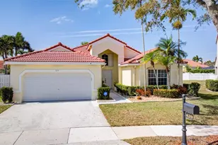 429 Cambridge Ln, Weston, FL 33326 - Photo 1