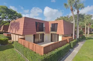 306 Buttonwood Ln, Boynton Beach, FL 33436 - Photo 1