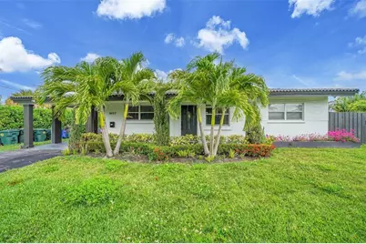 1499 NE 33rd St, Oakland Park, FL 33334 - Photo 1