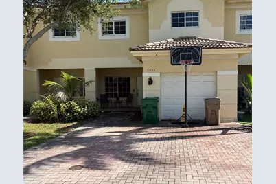 7644 S Stonecreek Cir, Hollywood, FL 33024 - Photo 1