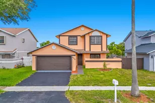 930 SW 99th Ave, Pembroke Pines, FL 33025 - Photo 1