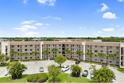 10101  Sunrise Lakes Blvd, Unit #404, Sunrise, FL 33322 - Photo 1