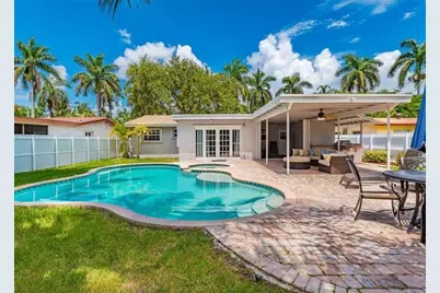 1109 N 13th Ct, Hollywood, FL 33019 - Photo 1