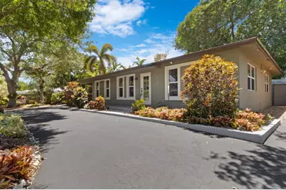 720 NW 35th St, Oakland Park, FL 33309 - Photo 1