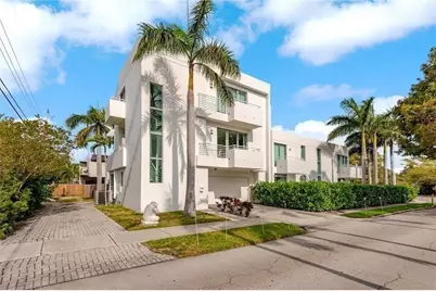 561 NE 15th Ave, Fort Lauderdale, FL 33301 - Photo 1