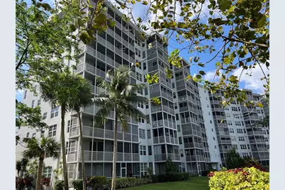 625  Oaks Dr, Unit #901, Pompano Beach, FL 33069 - Photo 1