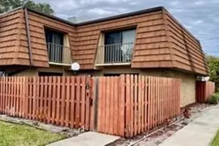 1440 N Lawnwood Cir, Fort Pierce, FL 34950 - Photo 1