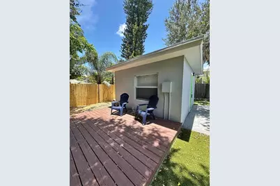1075 NE 32nd St, Unit #Rear, Oakland Park, FL 33334 - Photo 1