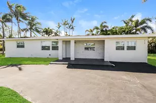 715 SW 2nd St, Boynton Beach, FL 33435 - Photo 1