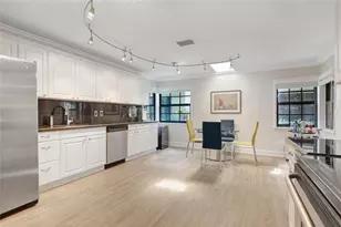 905 SE 12th Ct, Fort Lauderdale, FL 33316 - Photo 1