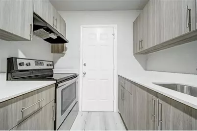 400 NE 137th St, Unit #315, North Miami, FL 33161 - Photo 1