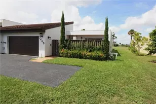 7445 Bay Hill Dr, Hialeah, FL 33015 - Photo 1